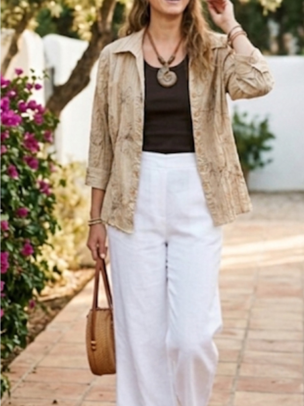 Fig & Flower Anthropologie Artisanal Floral Embroidered Crinkle Blouse Tan M EUC